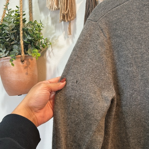 Neiman Marcus Gray Turtleneck Sweater - Picture 3 of 10